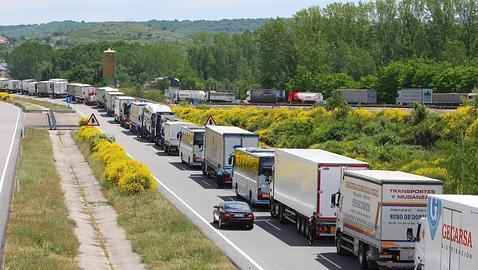 Entran en vigor los acuerdos entre gobierno y autopistas para el desvíos de camiones