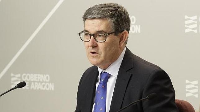 El Gobierno de Aragón elimina la quinta parte de los altos cargos y asesores