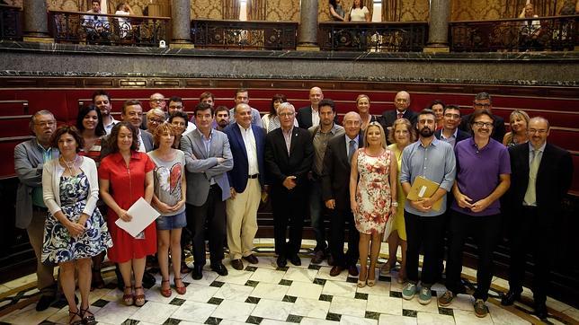 La ubicación de los grupos en el Ayuntamiento de Valencia cabrea al PP