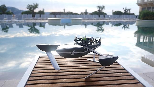 Los minidrones desembarcan en el agua