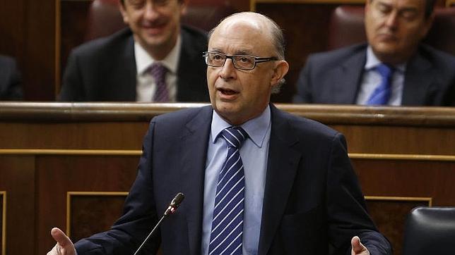 Montoro avisa a los alcaldes de que deberán cumplir los objetivos de déficit con independencia de los cambios políticos