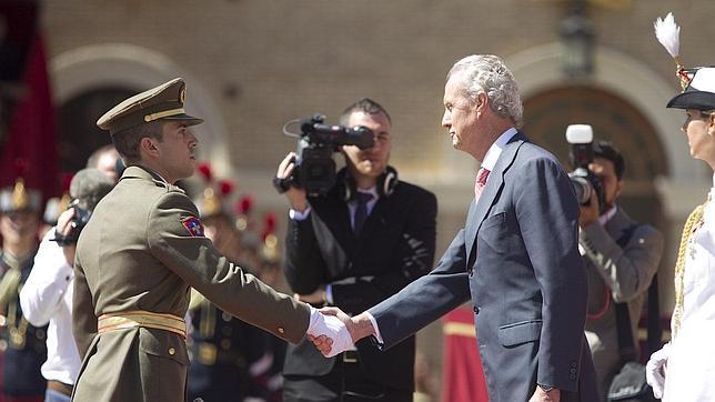 Morenés anima a las Fuerzas Armadas a hacer frente a la creciente inestabilidad mundial