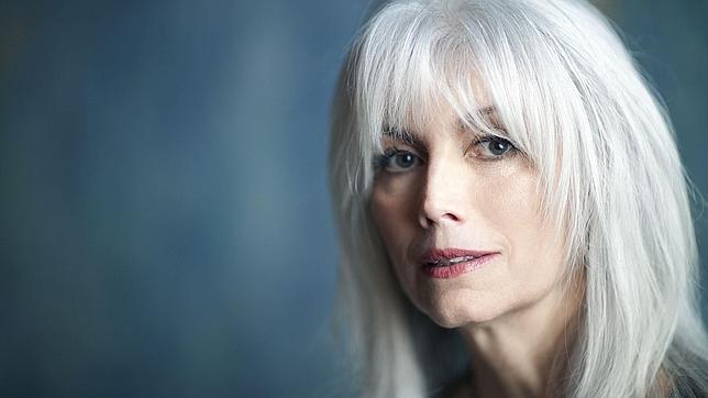 Emmylou Harris: «Solo quiero tocar el corazón de quien escuche mis canciones»