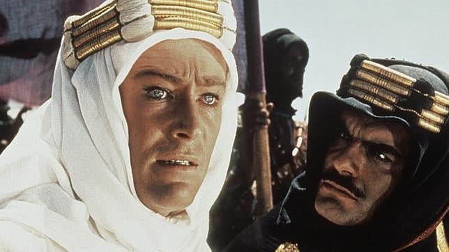 Sharif (a la drcha.), en su papel en la película Lawrence de Arabia