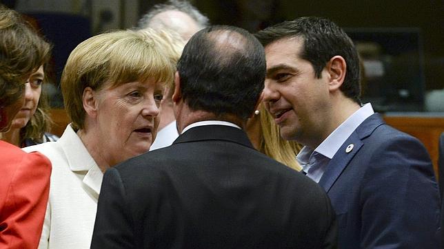 Merkel y Hollande hablan con Tsipras