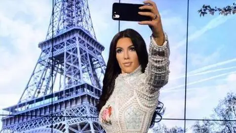 La figura de Kim Kardashian en el museo de cera es prácticamente igual a la real