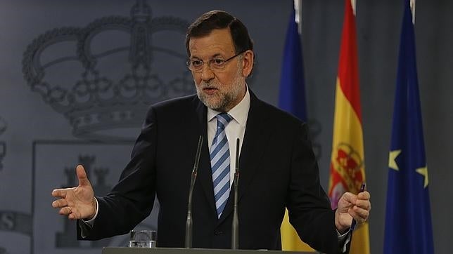 Rajoy censura las trabas de Carmena al turismo: «Las tasas perjudicarán al sector»