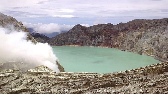 El lago sulfúrico de Kawah Ijen