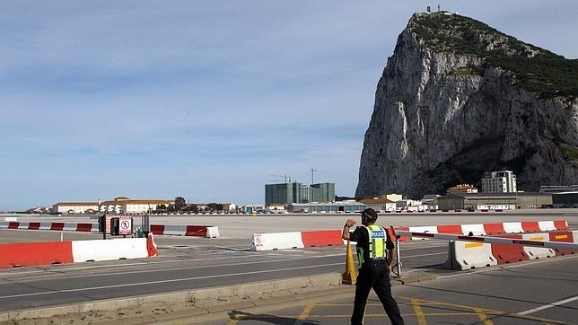 La Cámara de Comercio de Gibraltar atribuye al Peñón la cuarta parte del PIB de la zona