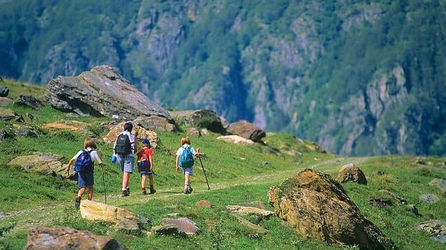 10 consejos para hacer rutas de montaña en familia