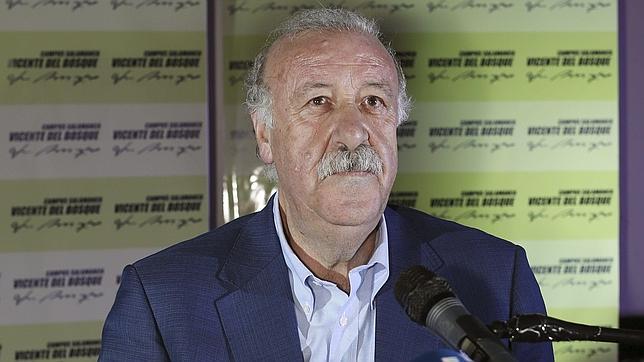 Vicente del Bosque visita su campus en Salamanca y le desea lo mejor a Casillas