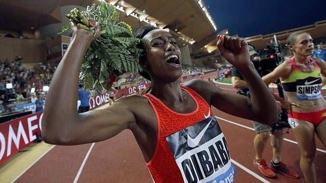 La etíope Genzebe Dibaba bate el récord mundial de 1.500