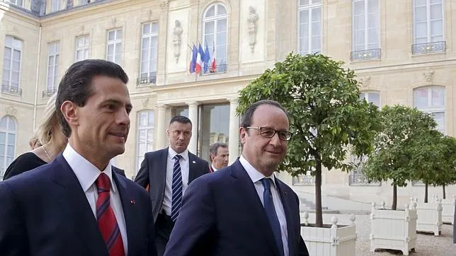 El presidente mexicano, Enrique Peña Nieto y el presidente francés, François Hollande, ayer