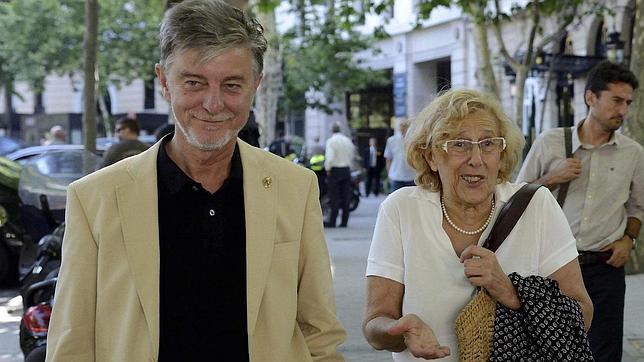 Pedro Santisteve, con su homóloga madrileña, Manuela Carmena, en un encuentro que mantuvieron recientemente