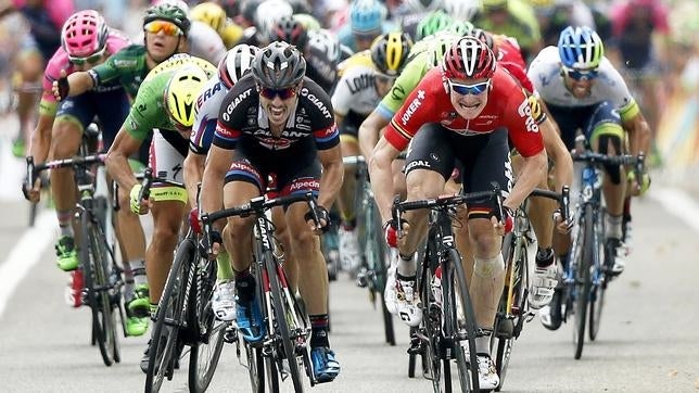 Greipel atrapa su tercera etapa al sprint