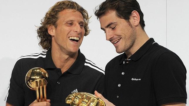 Forlán: «Fichar por el Oporto es un paso atrás para Casillas»