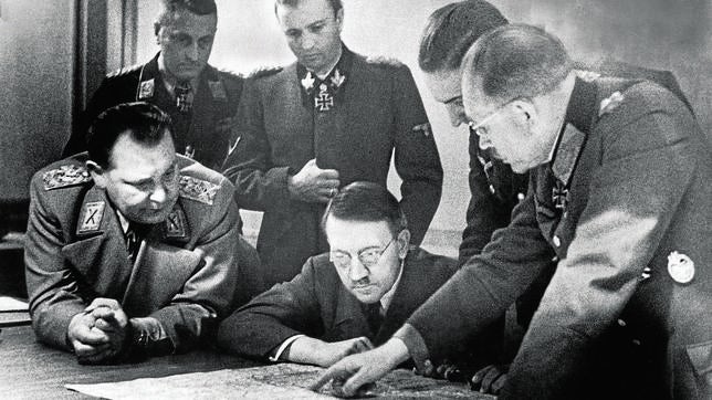 Hitler prepara su estrategia para la batalla de las Ardenas con el Estado Mayor del Reich