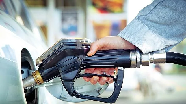 Los precios de los carburantes bajaron desde finales del verano de 2014 y comenzaron a encarecerse desde enero