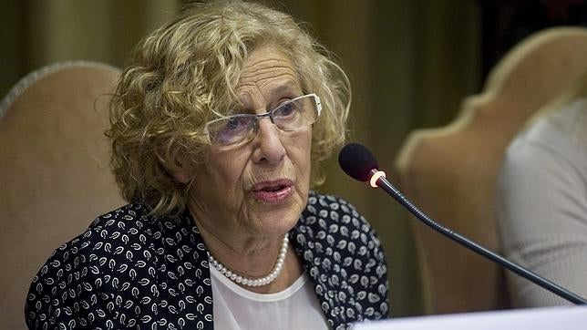 Sorpresa y desazón de Carmena en el Pleno del Ayuntamiento