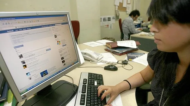 El Servicio de Salud Público de Salud de Reino Unido ha concluido que las personas se sienten deprimidas después de uso prolongado de Facebook