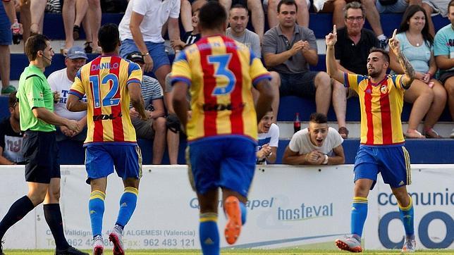 Alcácer da la victoria al Valencia ante el PSV Eindhoven (1-0)