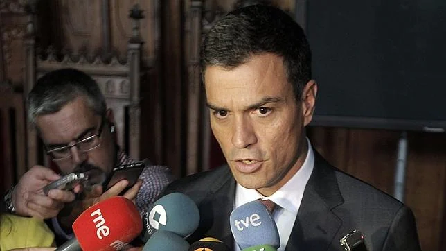 Pedro Sánchez avisa al PSOE de que seguirá gane o pierda contra Rajoy