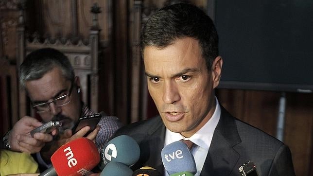 Pedro Sánchez avisa al PSOE de que seguirá gane o pierda contra Rajoy