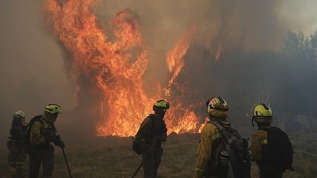 Las brigadas antiincendios convocan una huelga indefinida