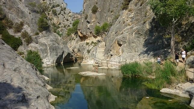 Via Verda de la Terra Alta, a la altura de la Fontcalda