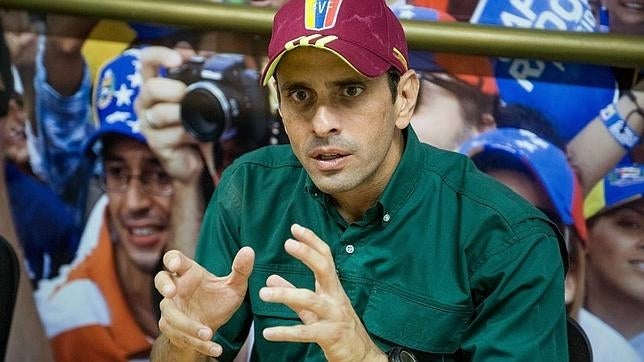 Capriles pide que la OEA haga de observador en las legislativas venezolanas