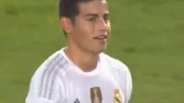 James Rodríguez sonríe tras marcar el gol