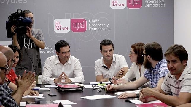 El portavoz de UPyD, Andrés Herzog, durante la primera reunión del nuevo Consejo de Dirección de UPyD