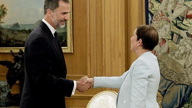 El Rey recibe a Uxue Barkos, primera presidenta nacionalista de Navarra