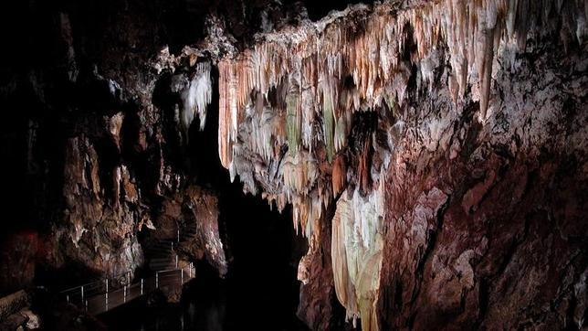 Gruta de las Maravillas: cien años fascinando con sus formaciones calcáreas