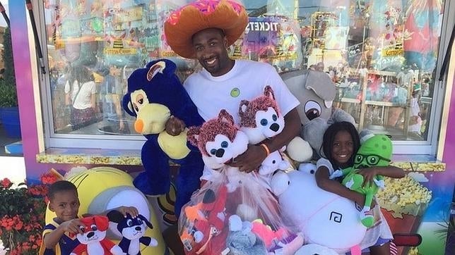 Gilbert Arenas es expulsado de una feria por ganar demasiados peluches