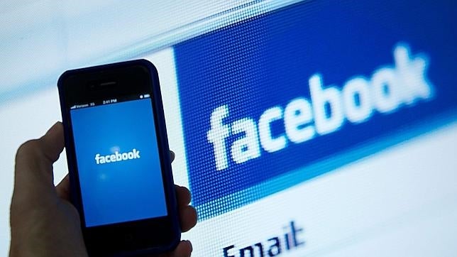 Facebook se vitamina en el «smartphone» mientras explora el vídeo