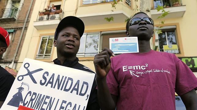 Sanidad alerta de que el SIP a inmigrantes puede reabrir el «turismo sanitario»