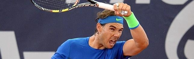 Nadal vence a Vesely en Hamburgo