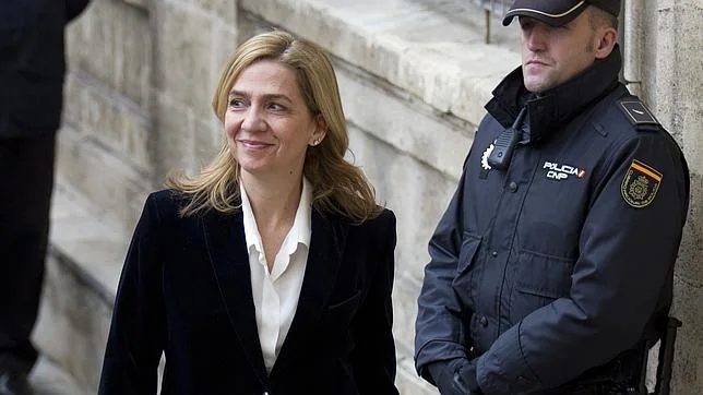 La Infanta Cristina, momentos antes de entrar en el Juzgado en febrero de 2014