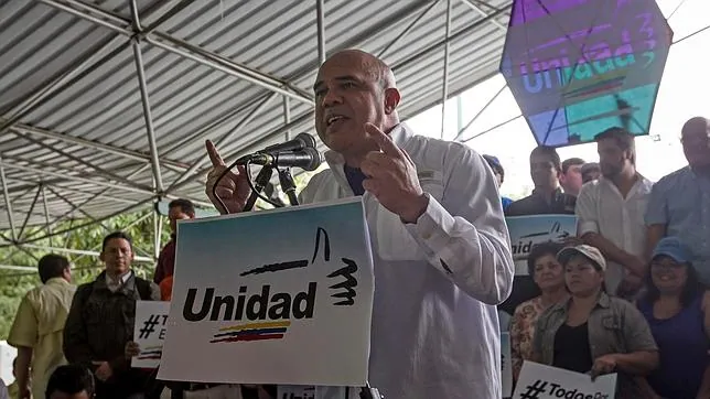 El secretario general de la plataforma opositora Mesa de Unidad Democrática (MUD) Jesús Torrealba
