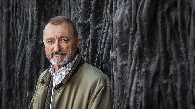 Arturo Pérez-Reverte: «No me pongan a Olvido Hormigos encima»