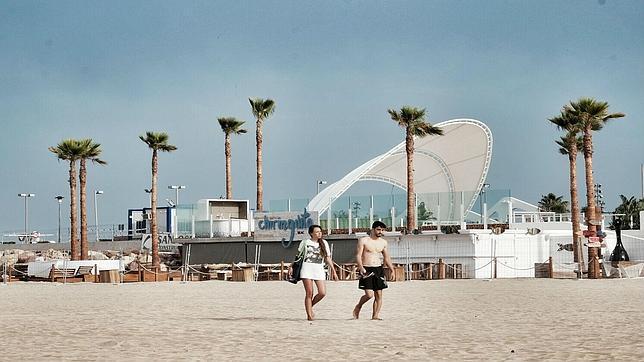 Valencia se queda sin club de playa en pleno agosto por las deficiencias