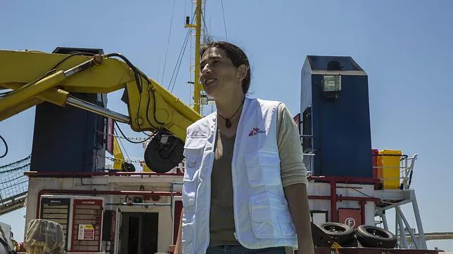 Paula Farias a bordo del Dignity One, uno de los tres buques de MSF desplegados en el Mediterráneo