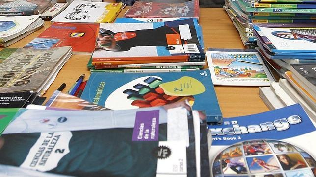 La Junta destinará 3 millones de euros para libros de texto y ofrecerá comedor gratuito