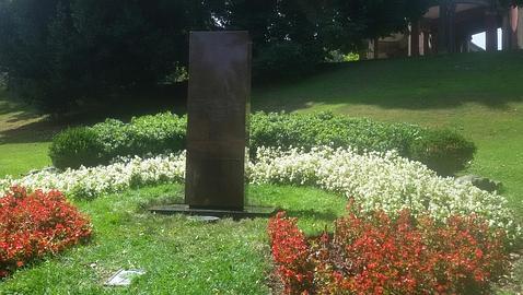 El monolito ya luce un aspecto prácticamente normal