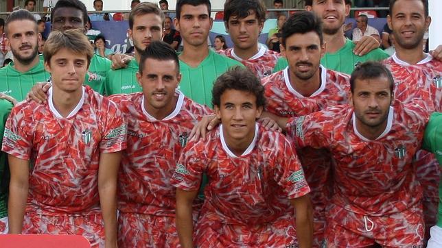 El Guijuelo estampa su segunda equipación con lonchas de jamón