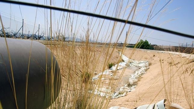 Agricultura mantendrá el trasvase pese a la amenaza legal de Castilla-La Mancha