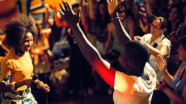 Interior del Guzzo, ubicado frente al Born