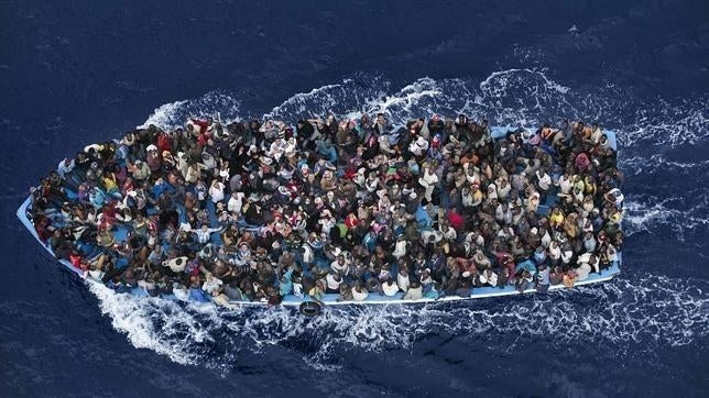 El número de inmigrantes que cruzaron el Mediterráneo en 2015 ya supera el total de 2014