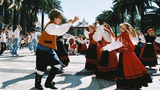 Uno de los platos fuertes llega con la Asociación Cultural Xacarandaina